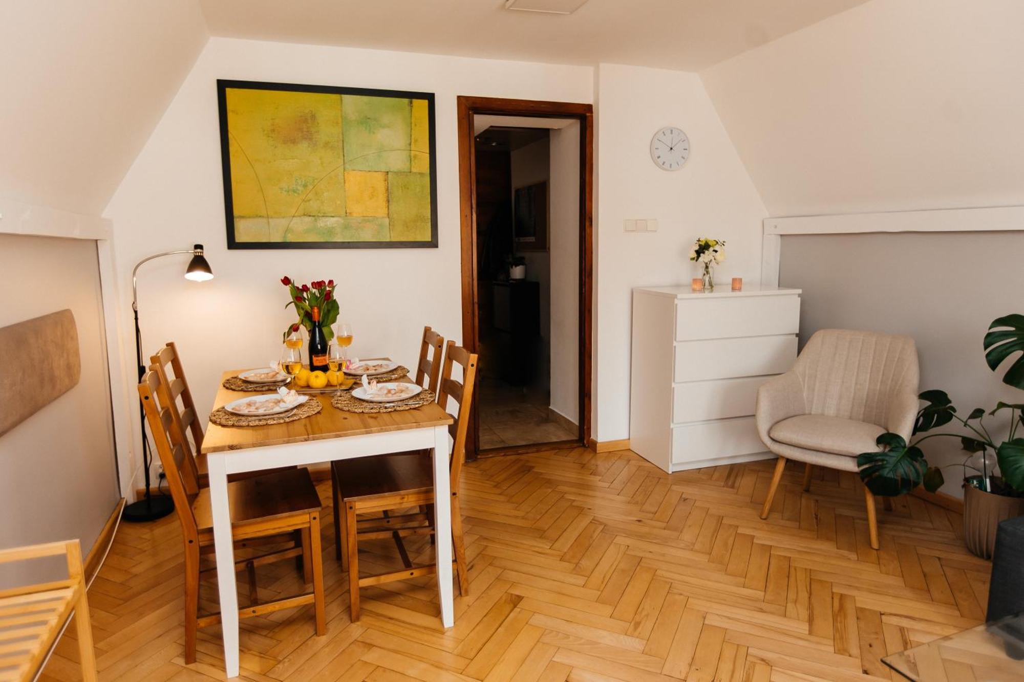 Maya's Flats & 23 Attic - Ogarna Old Town Danzica