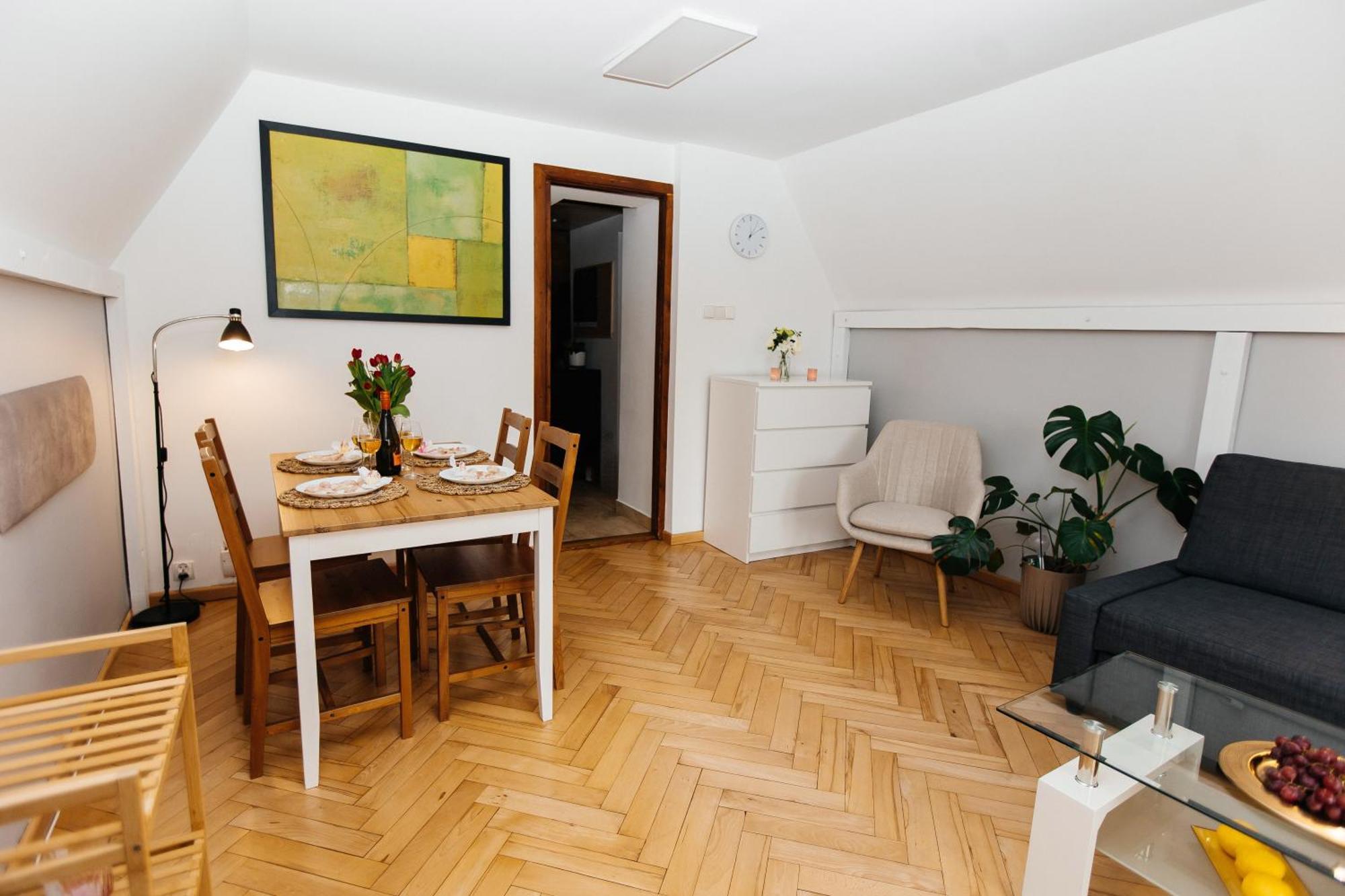 Maya's Flats & 23 Attic - Ogarna Old Town Gdansk