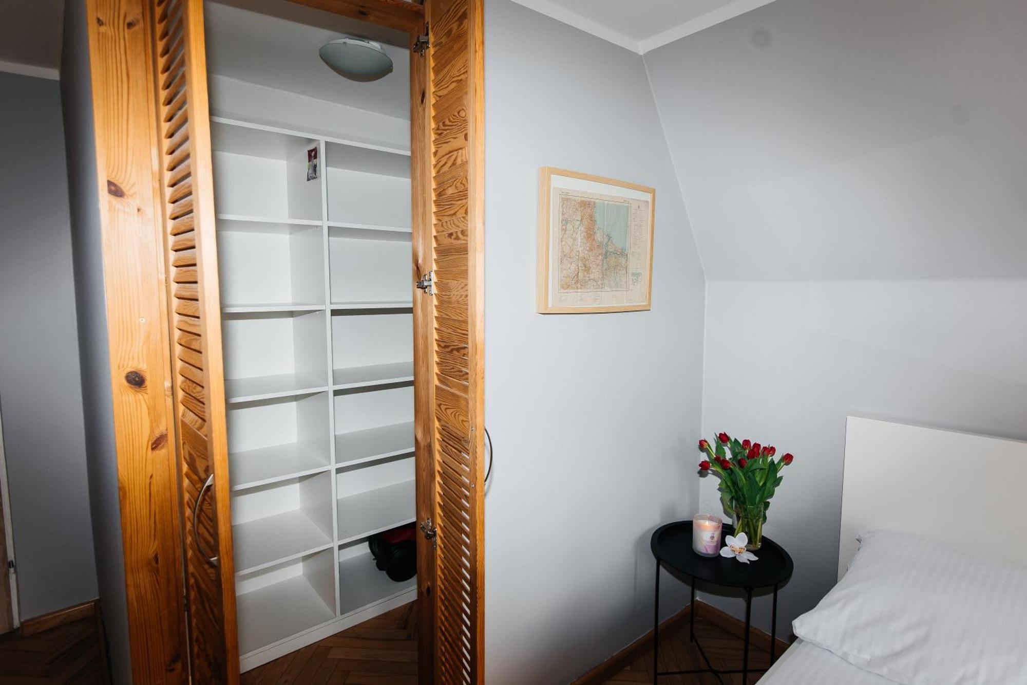 Maya's Flats & 23 Attic - Ogarna Old Town Apartment