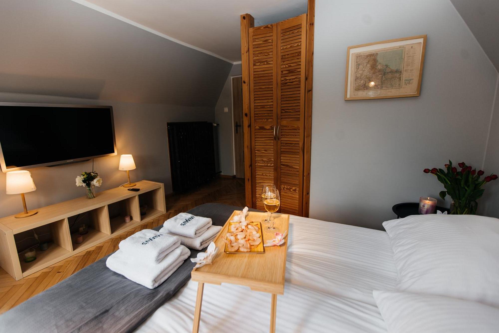 Maya's Flats & 23 Attic - Ogarna Old Town Apartment Gdansk