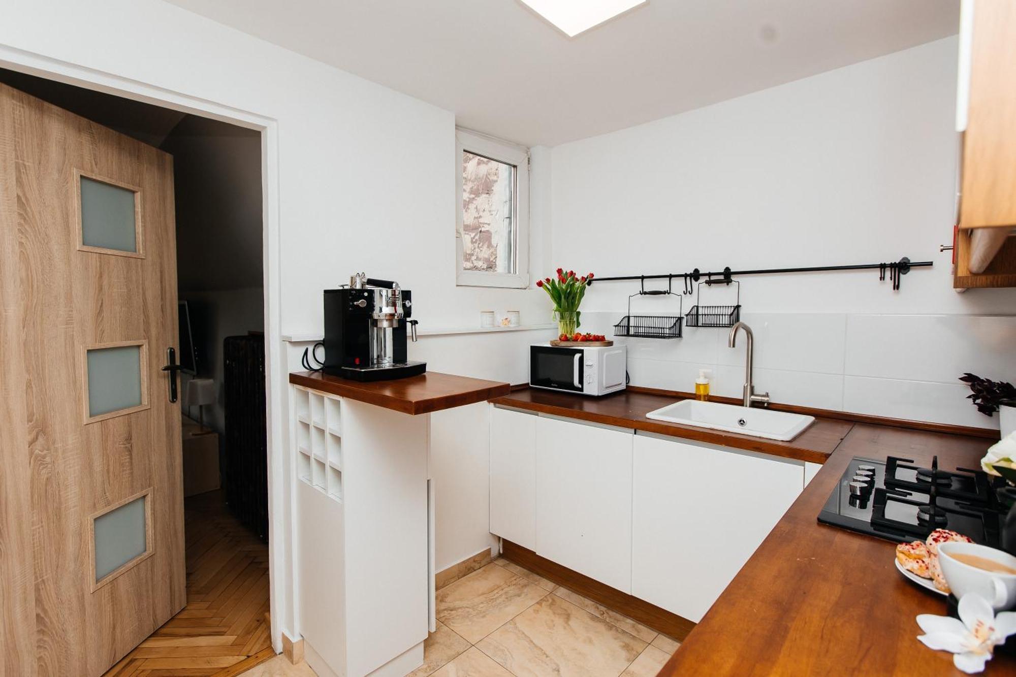 Maya's Flats & 23 Attic - Ogarna Old Town Apartment *